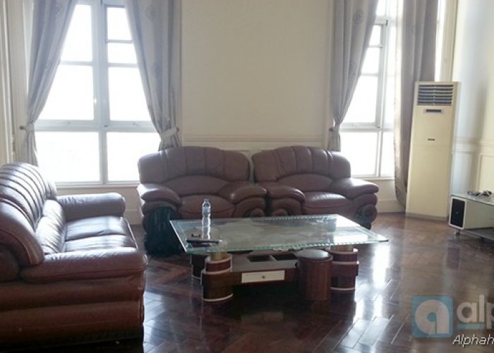 Luxury apartment for rent in The Manor Hanoi, four bedrooms, three bathrooms, fully furnsih