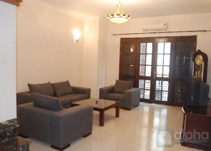 Quiet house rental in Dang Thai Mai Street, Tay Ho district
