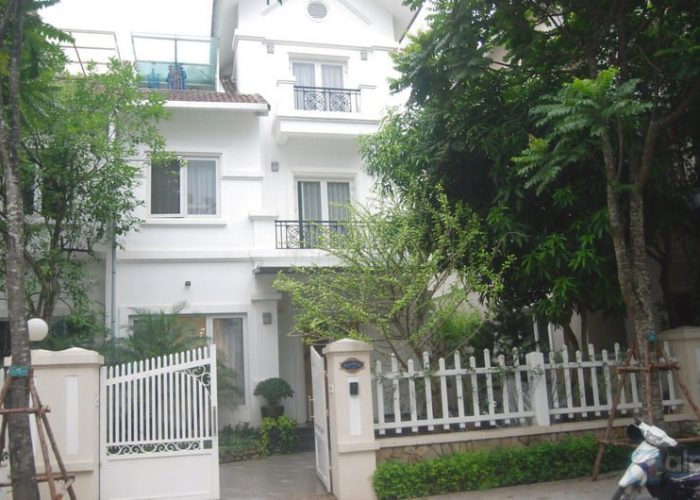 Vinhomes Riverside Villa for rent, Elevator, garden