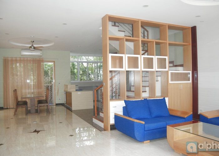 Vinhomes riverside villa with 3 bedrooms for rent, Anh Dao area