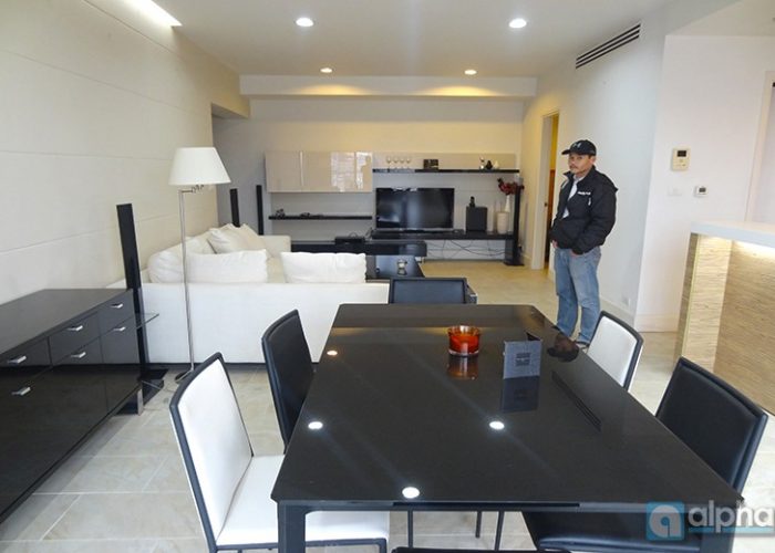 Luxurious apartment in Golden Westlake Building for rent