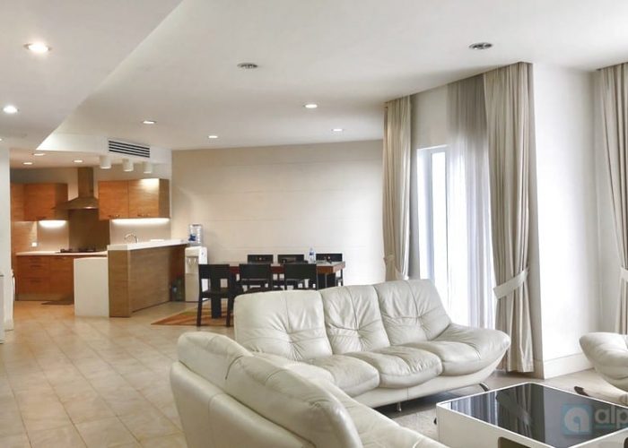 A Charming 3 bedroom apartment in Golden Westlake tower for rent