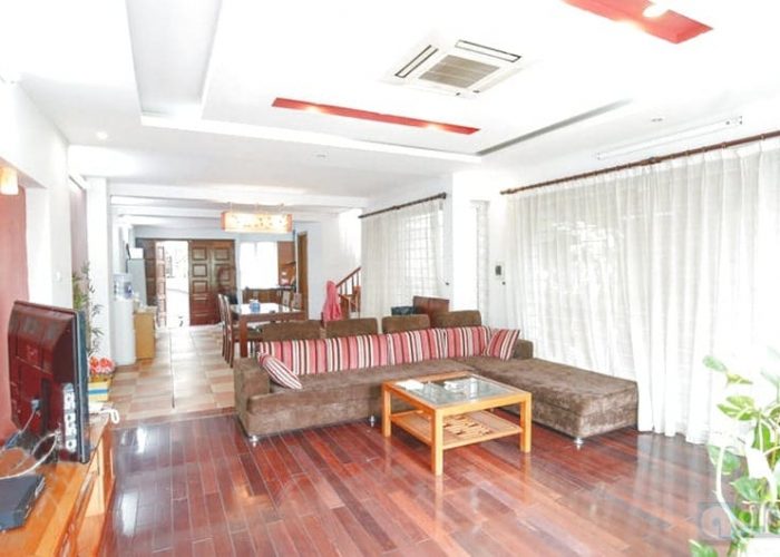 Five bedroom house for rent on Au Co Street, Full & Nice furniture