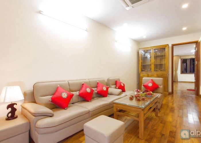 Beautiful serviced apartment 2Br for rent on Thuy Khue Street
