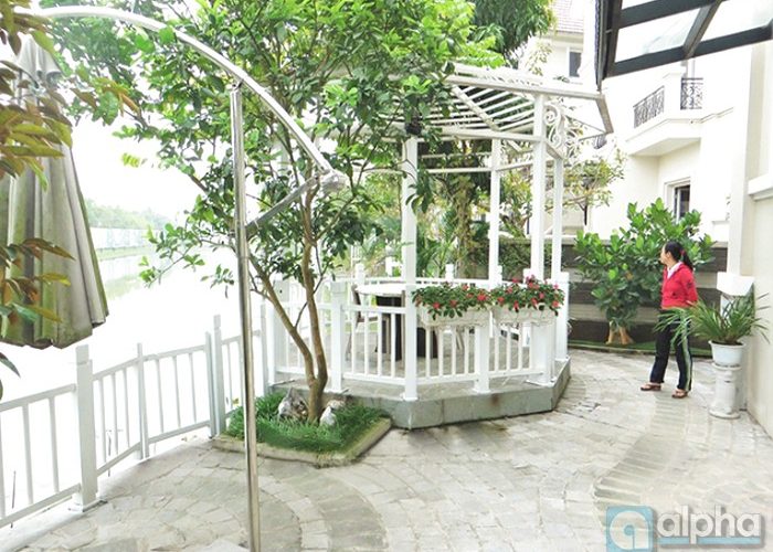 Good quality villa for rent in Vinhomes Riveside Long Bien, Ha Noi