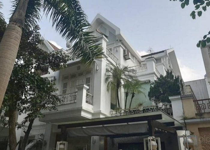 Private house has 4 bedrooms, 4 bathroom for lease in Ciputra