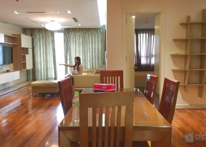 Căn hộ hai phòng ngủ đầy đủ nội thất cho thuê tại Mandarin Garden