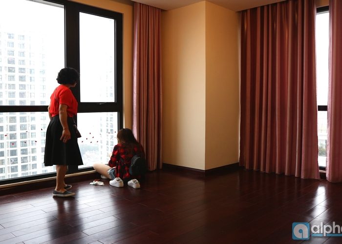 Căn hộ 3 phòng ngủ nội thất hiện đại cho thuê tại Royal City