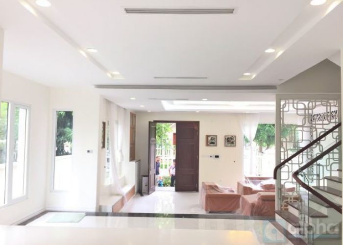 Rental villa in Vinhomes Riverside, Long Bien, Ha Noi, new and moden