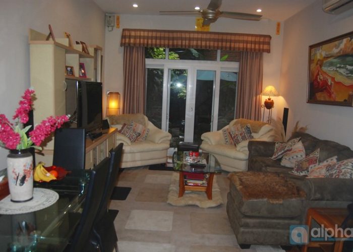 Garden house in Hai Ba Trung, Ha Noi. 03 bedrooms, quality furnished