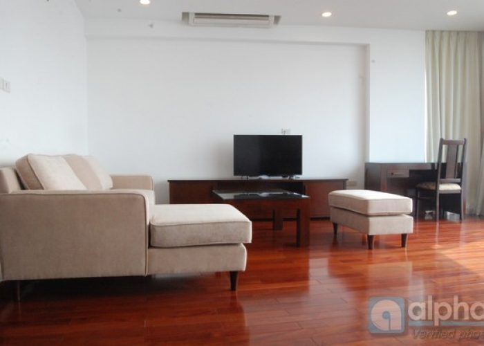 Brand new serviced apartment for rent, 02 bedrooms, lake view.