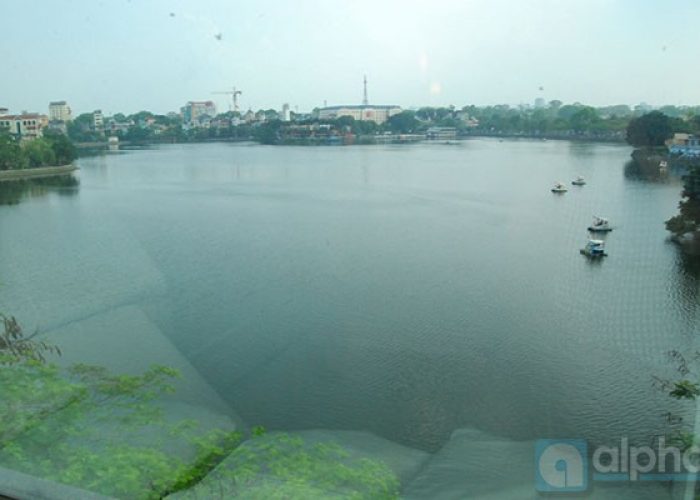 Lake view one bedroom apartment for rent in Truc Bach, Ha Noi.