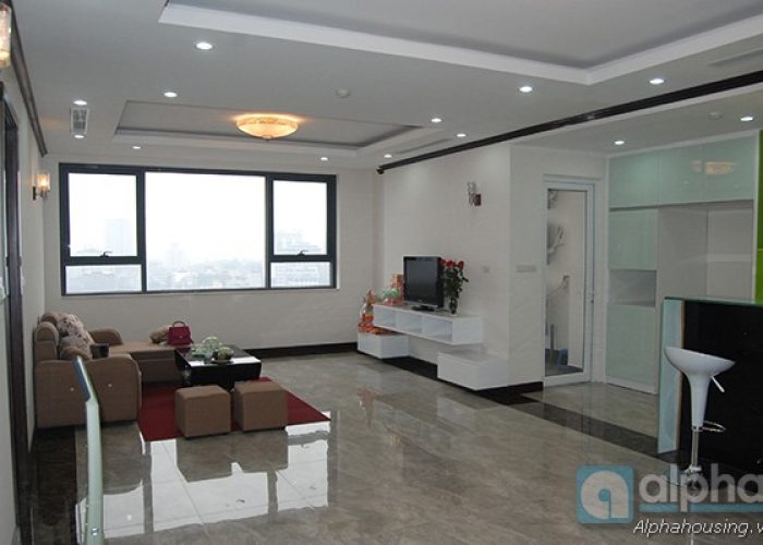 Brand new apartment for in Ba Dinh, Ha Noi, 02 bedrooms, well furnished.