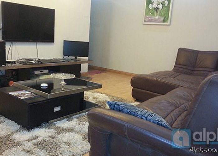 Three bedrooms apartment in Ba Dinh, Ha Noi for rent.