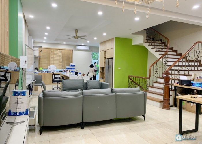 Appealing villa to rent in Vinhomes Riverside – Hoa Sua