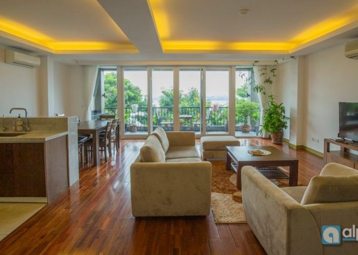Cho thuê căn hộ dịch vụ, view tuyệt đẹp tại Quảng Khánh