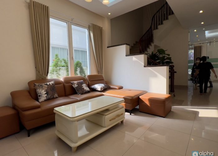 Hoa Phuong villa to rent – VInhomes Riverside