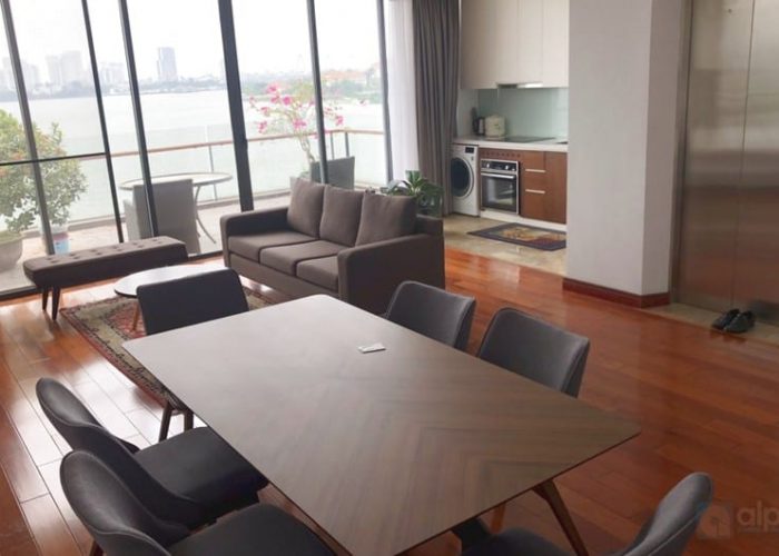 Lakeview with one bedroom apartment in Tay Ho for rent
