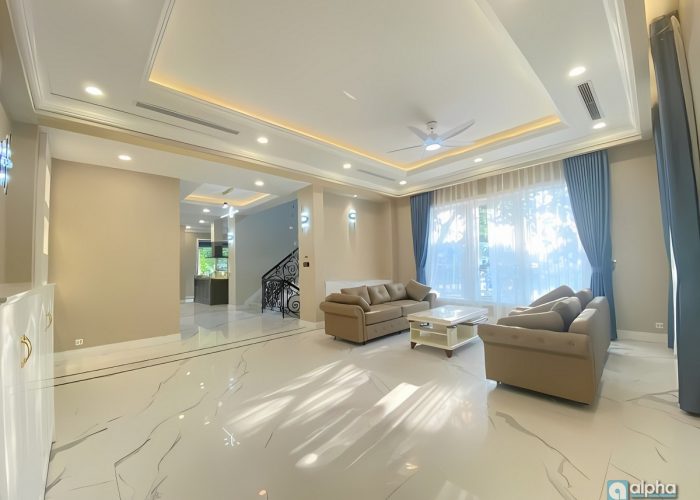 Minimalist 300m2 Vinhomes Riverside villa with sunny space