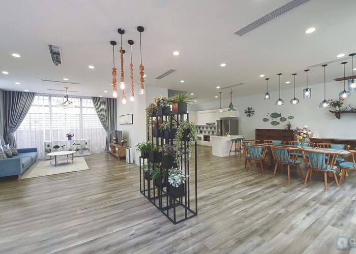 A modern villa for rent in Vinhomes Riverside – 4 bedrooms and close to BIS