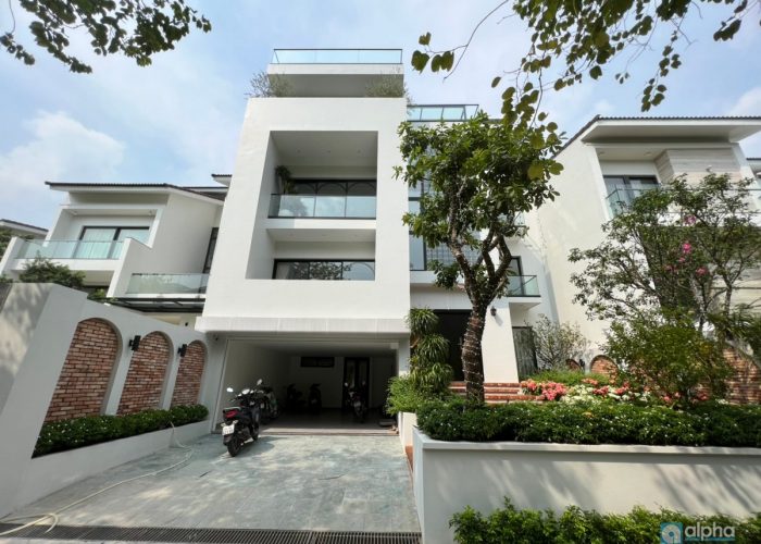 Princely villa in Q block – Ciputra for lease 7BR