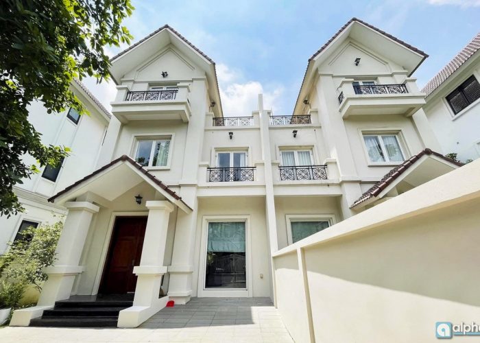 Riverside villa for rent in Vinhomes Riverside – Hoa Sua
