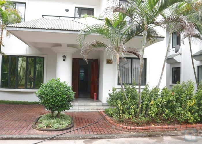 Beautiful Villa in a resort area, foot steps to the West Lake