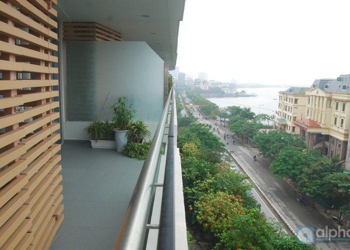 Cho thuê căn hộ 3 phòng ngủ ở tòa nhà Watermark Tây Hồ Hà Nội