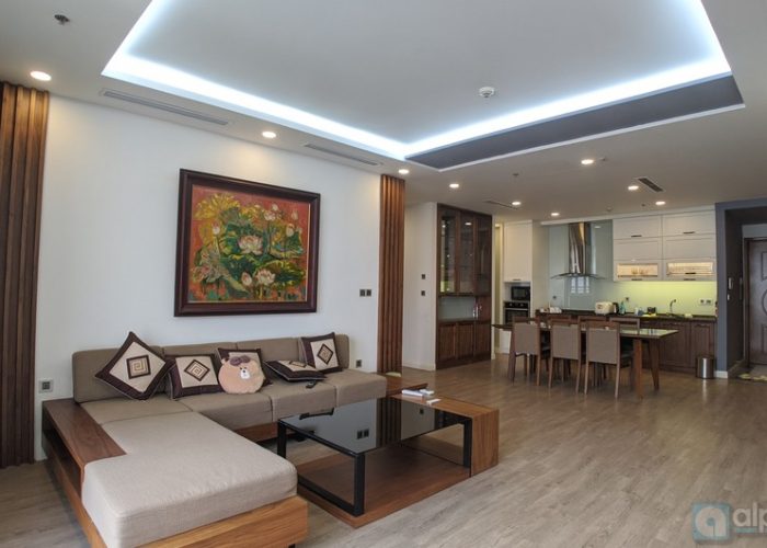 Good quality 03 bedroom apartment to rent in Vinhomes Nguyen Chi Thanh