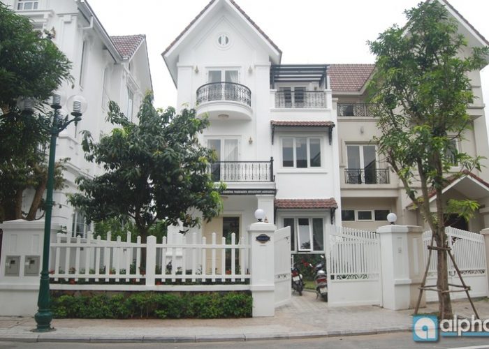 Luxury Villa For Rent – New Life in Vinhomes Long Bien Hanoi